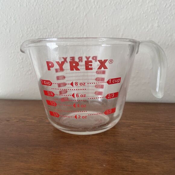 Vintage Pyrex 1 Cup Glass Measuring Cup Red Lettering Open Handle USA - Picture 1 of 7